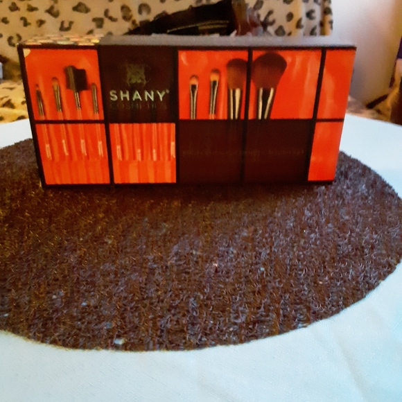 make up brushes - Picture 1 of 1